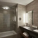 Отель Le