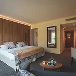 Отель Le