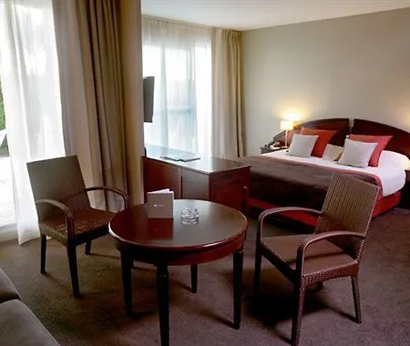 Le Hotel
